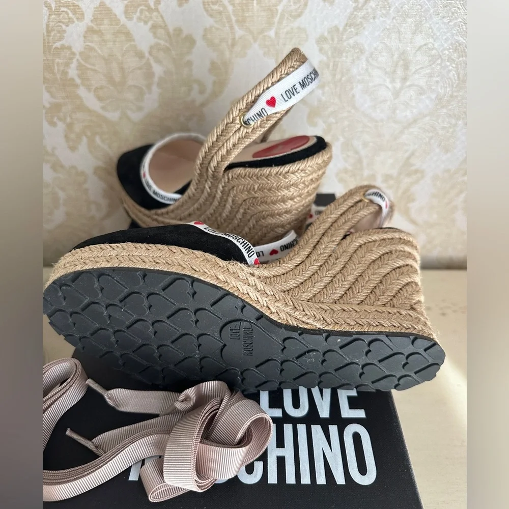 Love Moschino wedges
